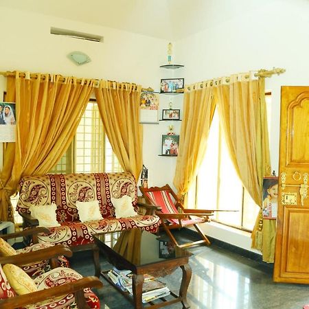 Manavalan House Alwaye Bagian luar foto