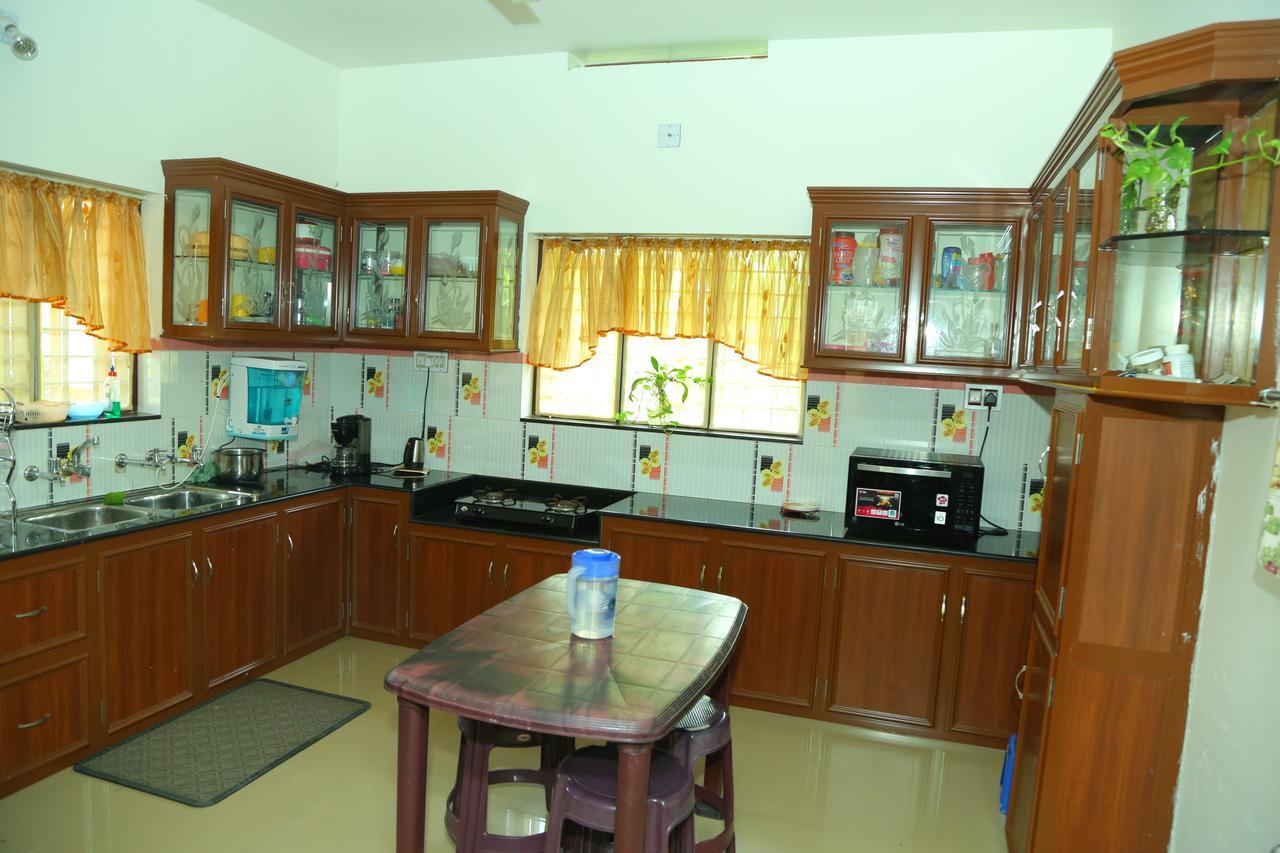 Manavalan House Alwaye Bagian luar foto