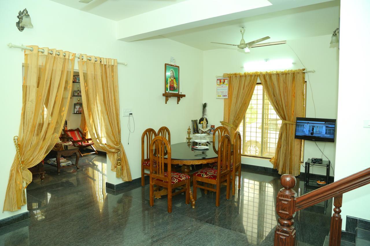 Manavalan House Alwaye Bagian luar foto
