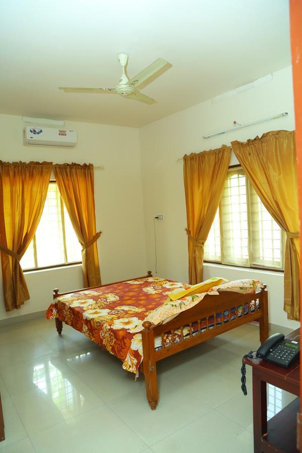 Manavalan House Alwaye Bagian luar foto